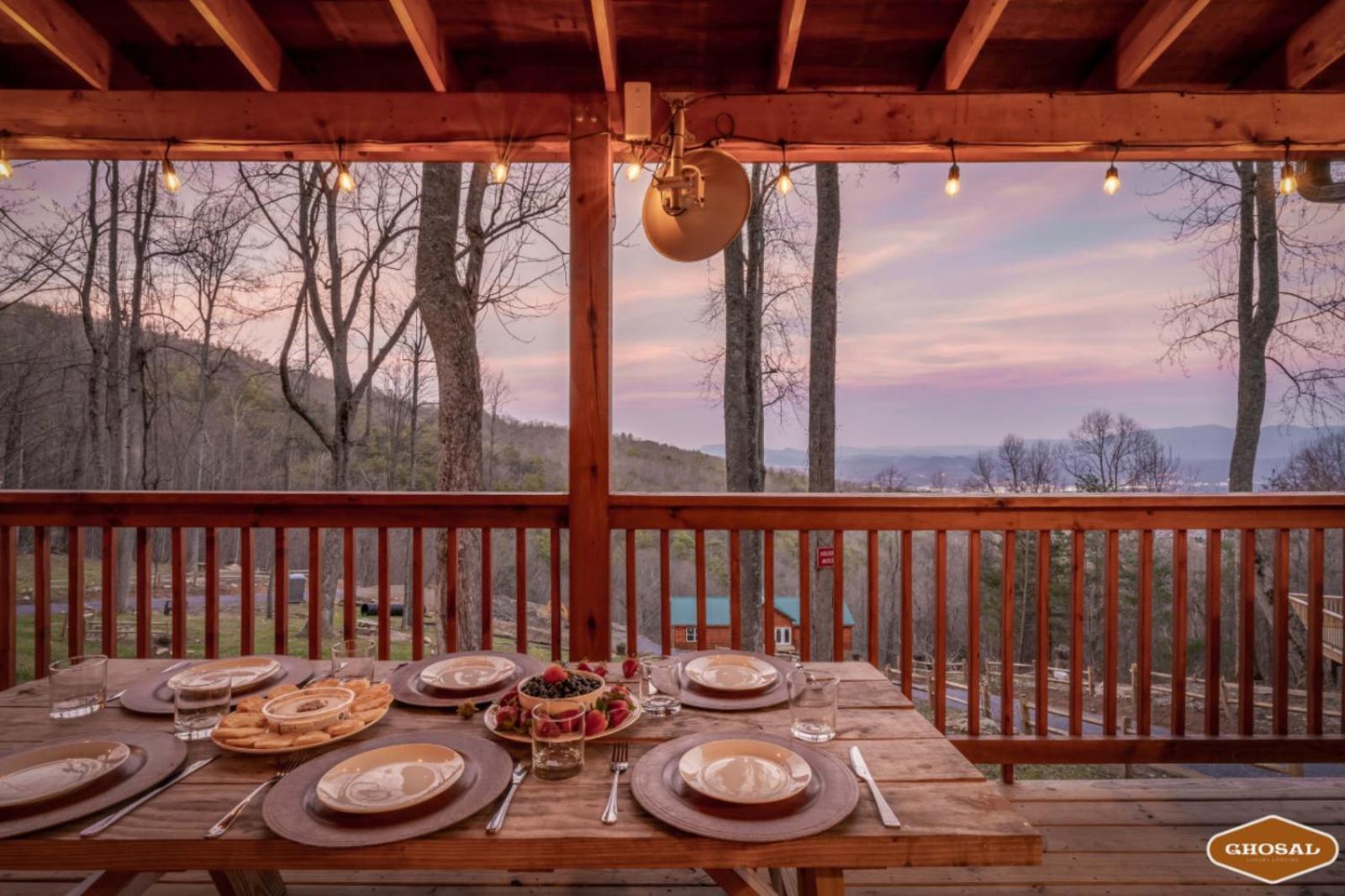Heavenly Heights By Ghosal Luxury Lodging سيفيرفيل المظهر الخارجي الصورة